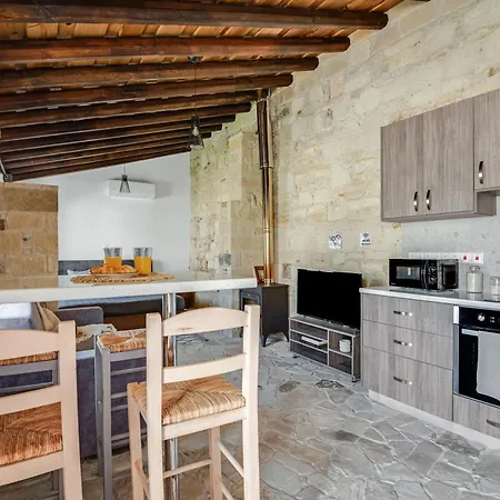 Appartamento Andre Marie Stonewood Retreat Limisso