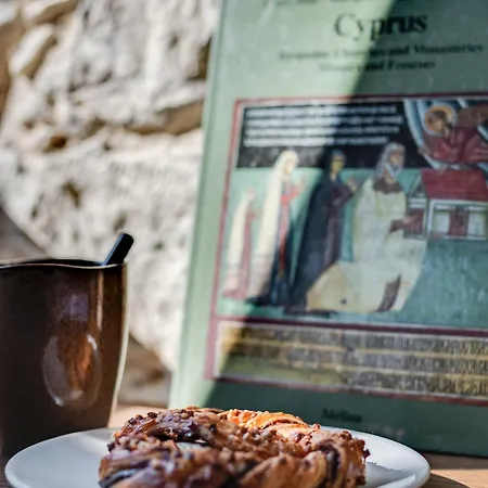 Andre Marie Stonewood Retreat Апартаменты