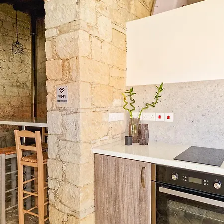 Andre Marie Stonewood Retreat Апартаменты