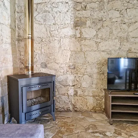 Andre Marie Stonewood Retreat * Lemesos