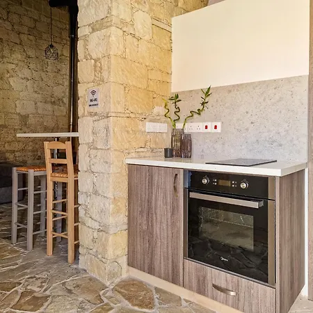 Апартаменты Andre Marie Stonewood Retreat Лимасол