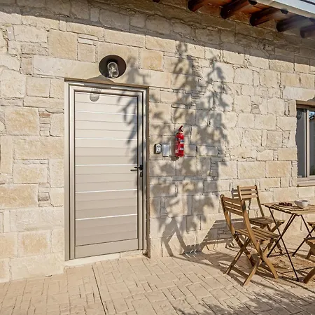 Andre Marie Stonewood Retreat Apartment *