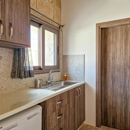 Andre Marie Stonewood Retreat Апартаменты *