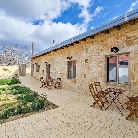 Andre Marie Stonewood Retreat Apartment Limassol