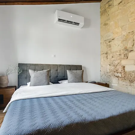 Andre Marie Stonewood Retreat Апартаменты *