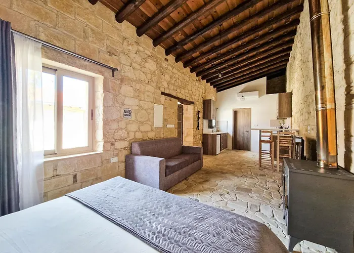 Andre Marie Stonewood Retreat Apartment