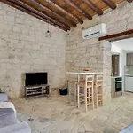 Andre Marie Stonewood Retreat Apartment *