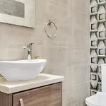 Andre Marie Stonewood Retreat Apartment