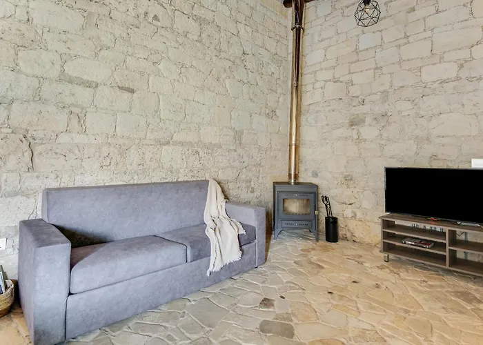 Andre Marie Stonewood Retreat