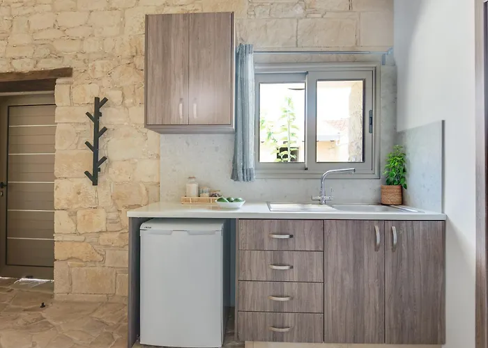 Andre Marie Stonewood Retreat Λεμεσός