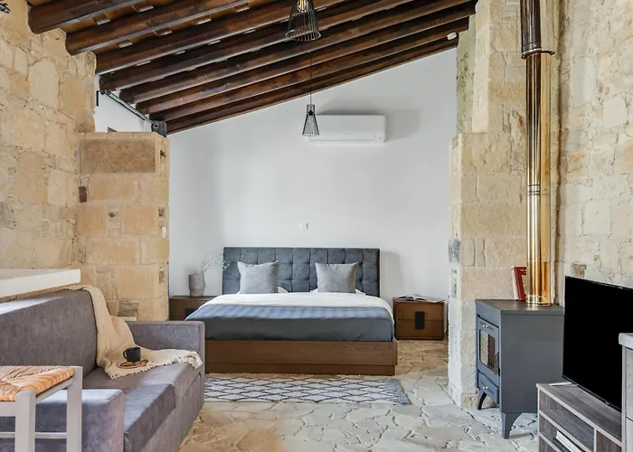 Andre Marie Stonewood Retreat *